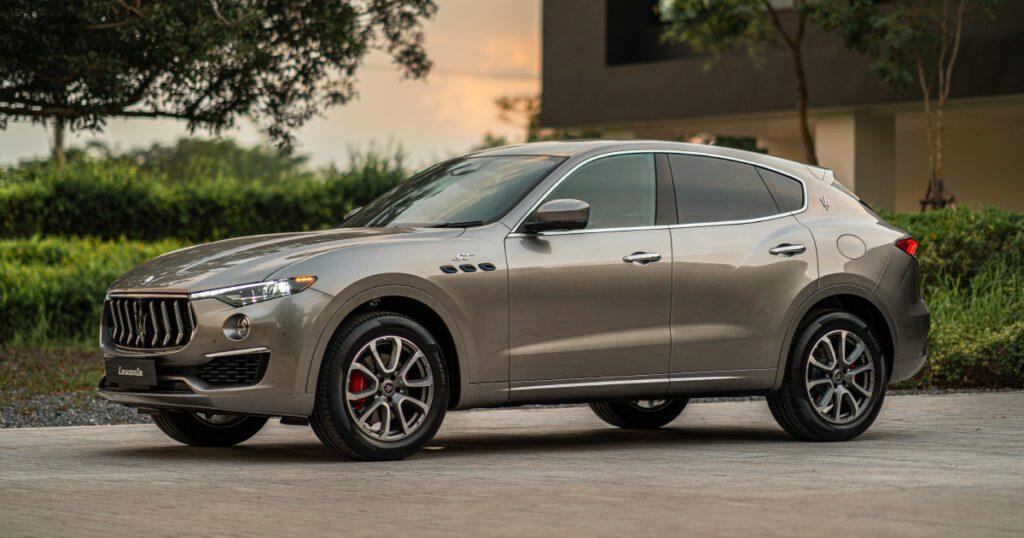 รถสีบรอนซ์ทอง