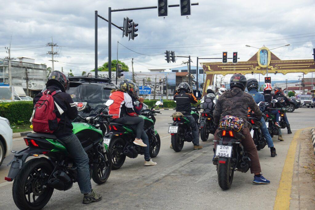 BAJAJ Weekender Rides 2023