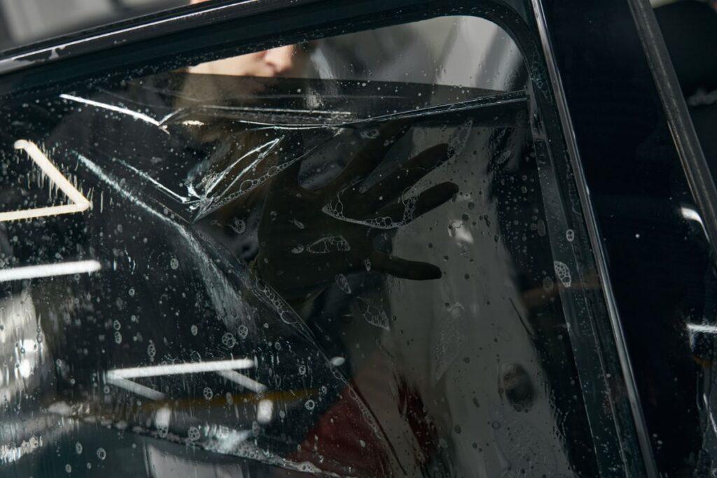 ฟิล์มติดรถยนต์