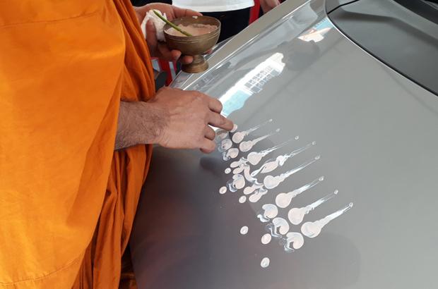 ฤกษ์เจิมรถ