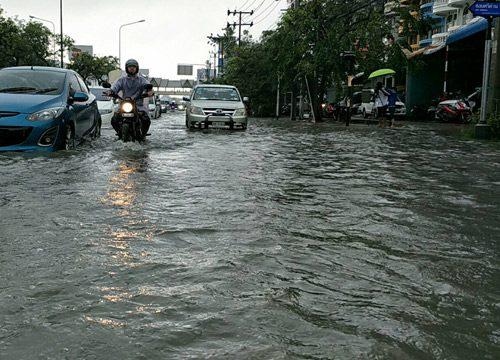 น้ำเข้าเครื่องยนต์