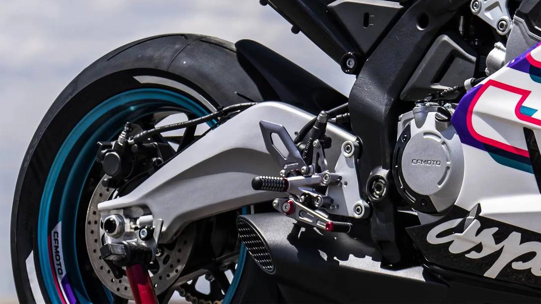 CFMoto 675 SR-R