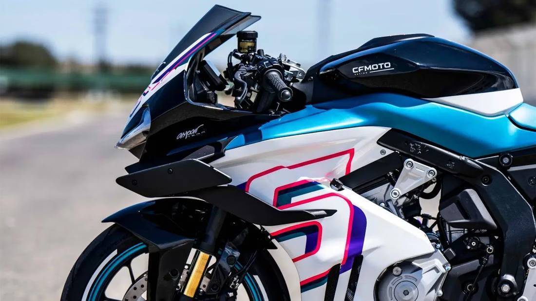 CFMoto 675 SR-R