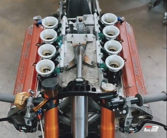 V8 Ferrari