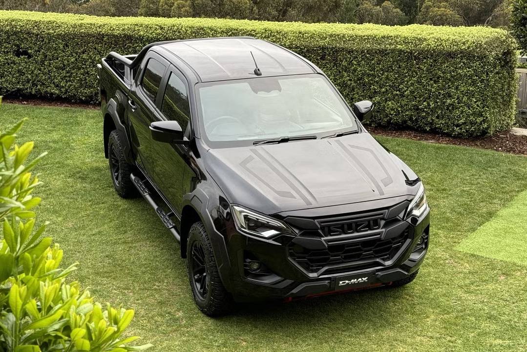ISUZU