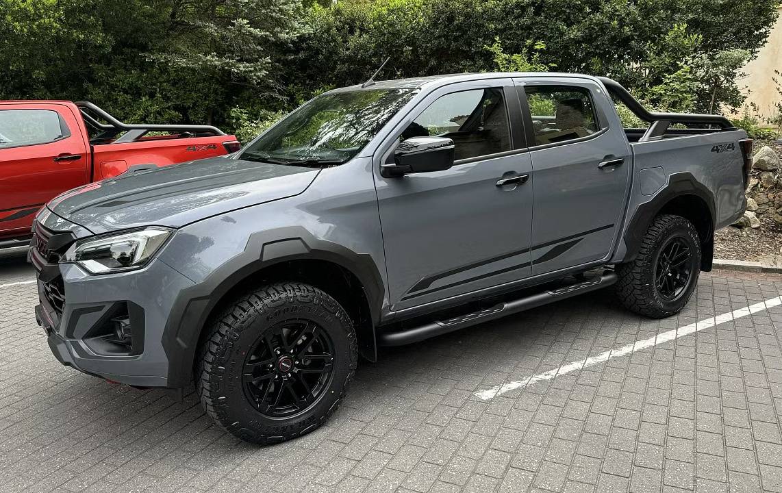 ISUZU