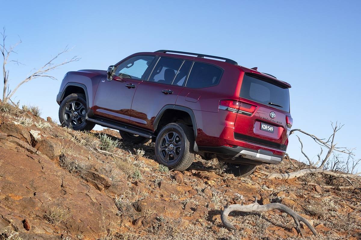 Toyota Land Cruiser 300 GR Sport.