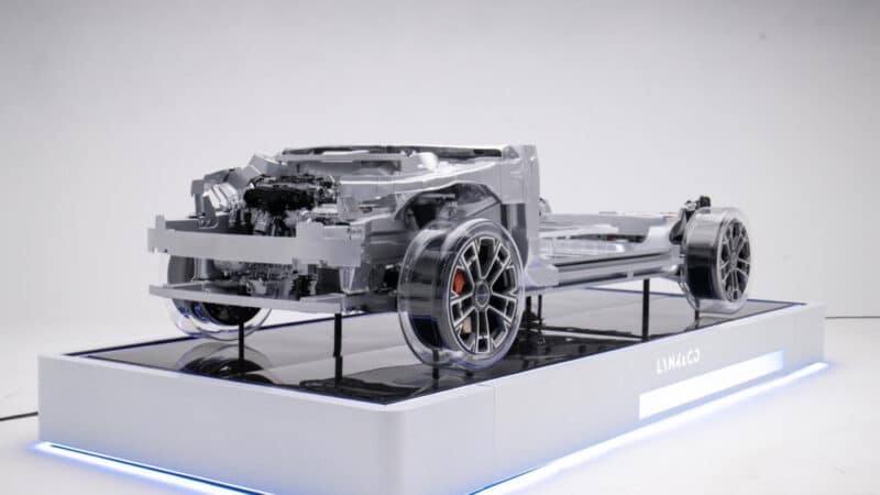 Lynk & Co 900