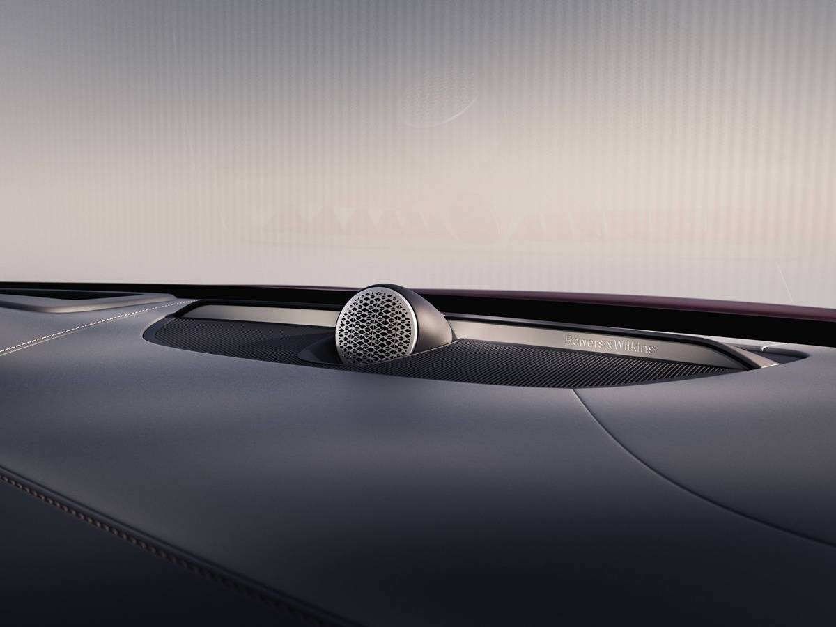 Refreshed Volvo S90 exterior