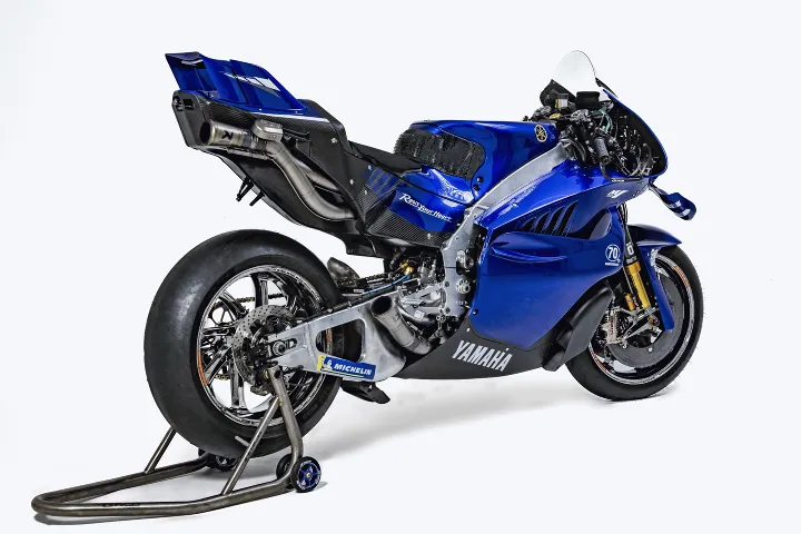 Yamaha YZR-M1 v4